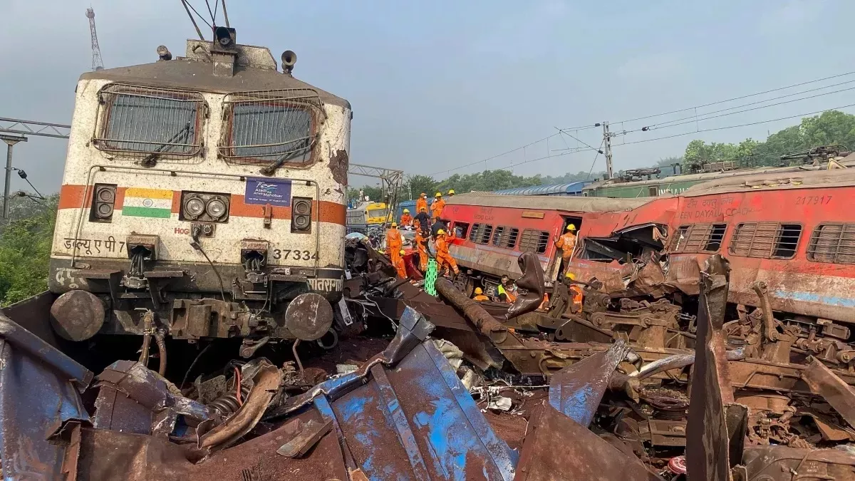 ओडिशा ट्रेन हादसे से यात्रियों की सुरक्षा पर उठे सवाल, विशेषज्ञों ने कहा- कर्मचारियों पर है कार्य का अधिक बोझ
