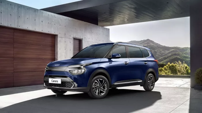 Kia की ओर से MPV के तौर पर पेश की जाने वाली Carens ने नया रिकॉर्ड बनाया है।