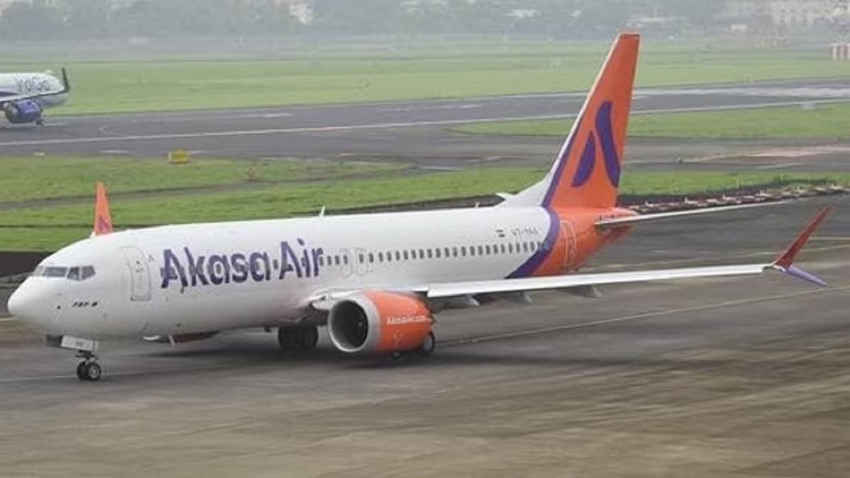 akasa air flight bomb threat panic due to news plane going from delhi to mumbai diverted to ahmedabad
