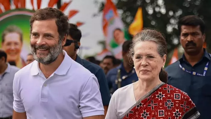 सोनिया गांधी को उम्मीद एग्जिट पोल के उलट आएंगे चुनाव नतीजे। फाइल फोटो।
