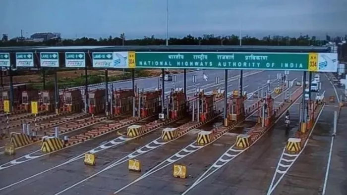Toll Tax Rate: आज से महंगा हो जाएगा राष्ट्रीय राजमार्ग पर सफर, जानिए आपकी  जेब पर कितना पड़ेगा असर - Toll Tax Rate Increase Today highway Traveling  expensive see here new toll