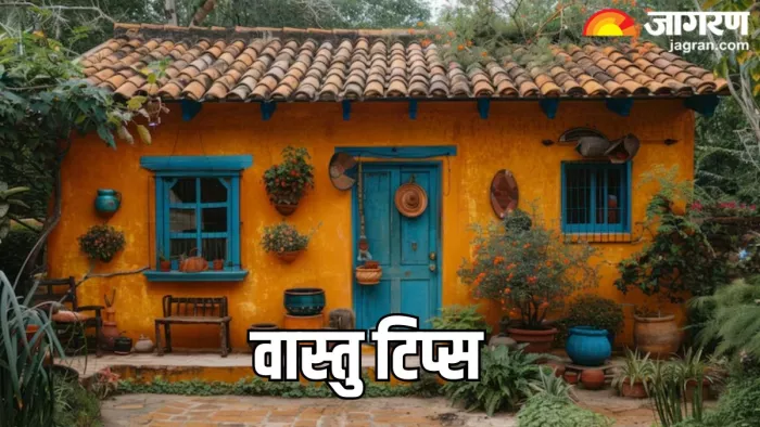 घर के मुख्य द्वार से जुड़े वास्तु नियम (Pic Credit- Freepik)