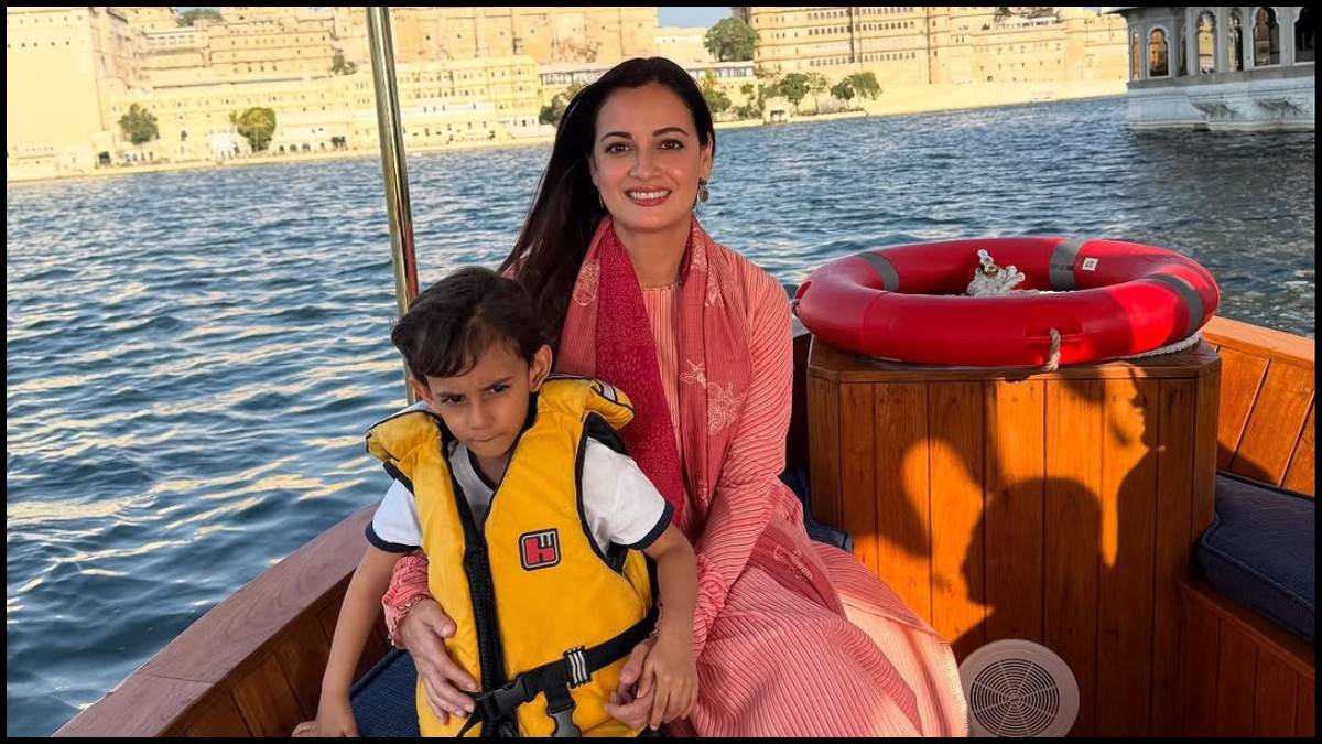 https://www.jagranimages.com/images/newimg/03062025/03_06_2025-dia_mirza_son_avyaan_23954446.jpg