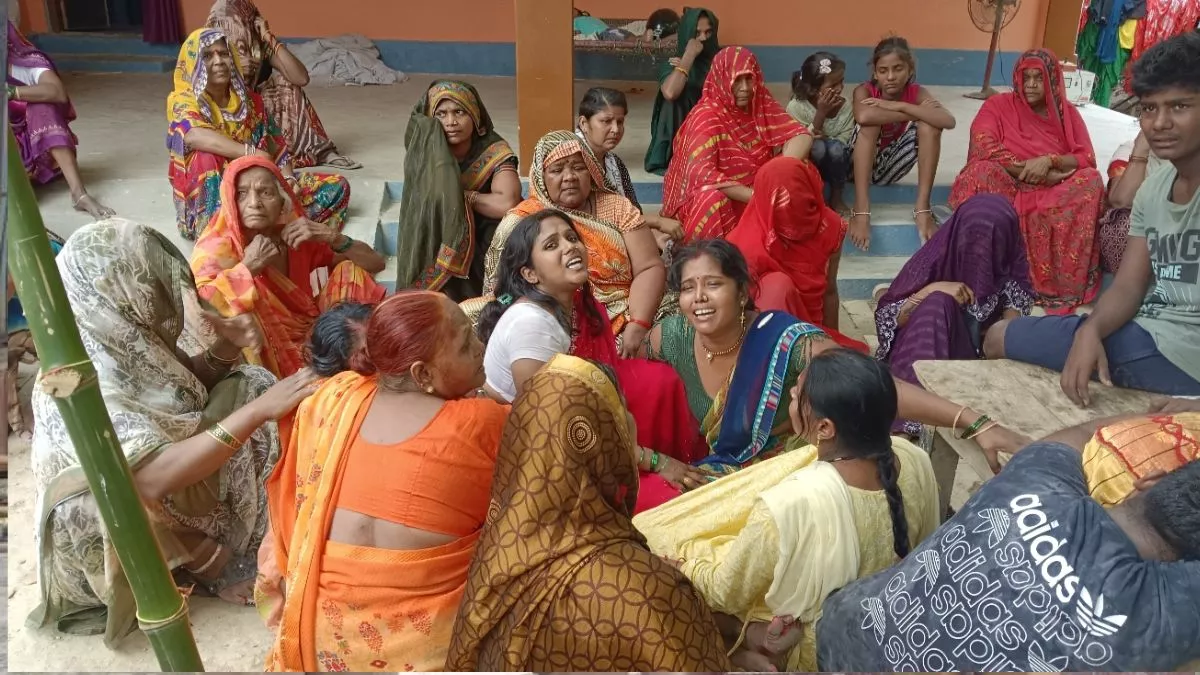 दो दोस्तों की संदिग्ध हालत में मौत, हत्या की आशंका; घर से निकले दोनों युवकों का आजमगढ़ के फद्दोपुर में मिला शव