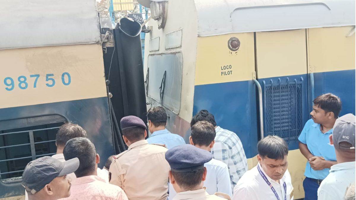 https://www.jagranimages.com/images/newimg/03062025/03_06_2025-jamui_train_news_23954741.jpg