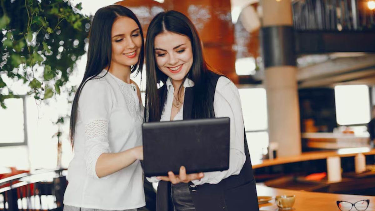 https://www.jagranimages.com/images/newimg/03062025/03_06_2025-office_bestie_23955009.jpg