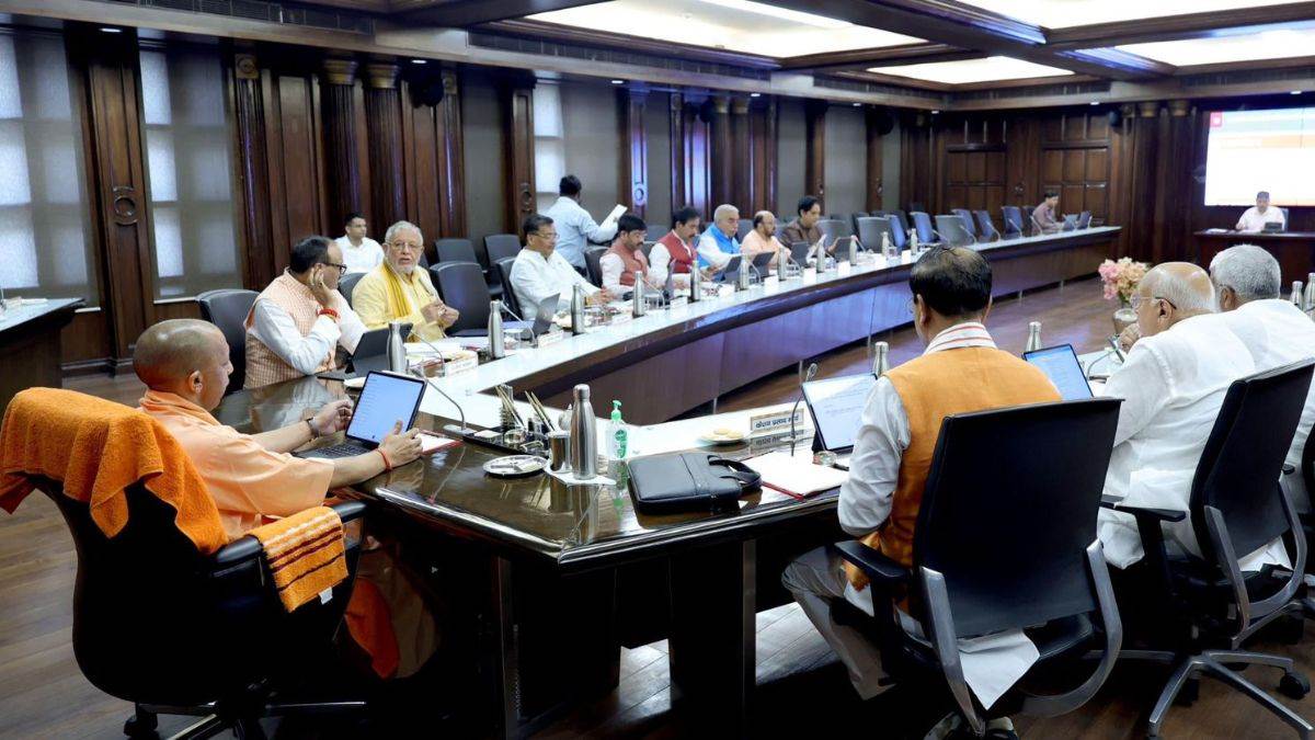 https://www.jagranimages.com/images/newimg/03062025/03_06_2025-up_cabinet_meeting_1_23954648.jpg