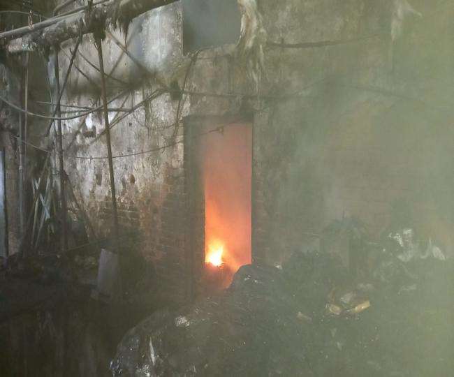 लुधियाना में हिंदुस्तान टायर्स फैक्ट्री में भीषण आग।