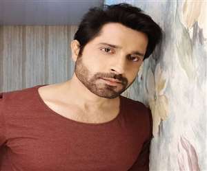 प्राचीन चौहान एकता कपूर की सीरियल कसौटी जिंदगी की में सुब्रतो बासु की भूमिका निभाते हैंl