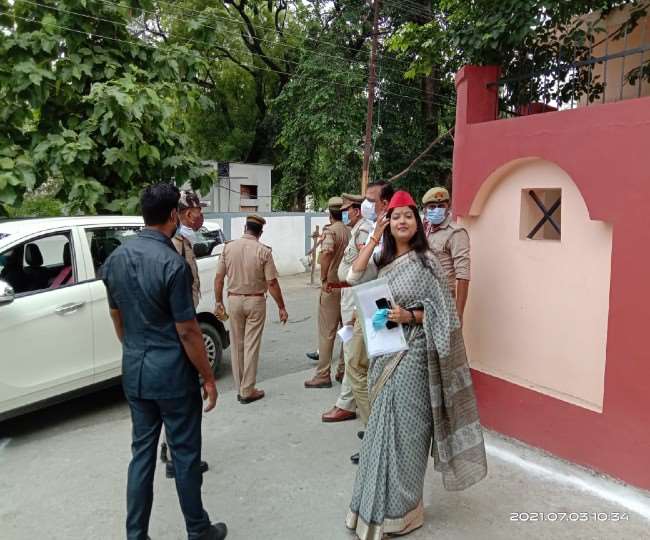 sp to save stronghold and bjp reluctant to open account in barabanki zila panchayat election