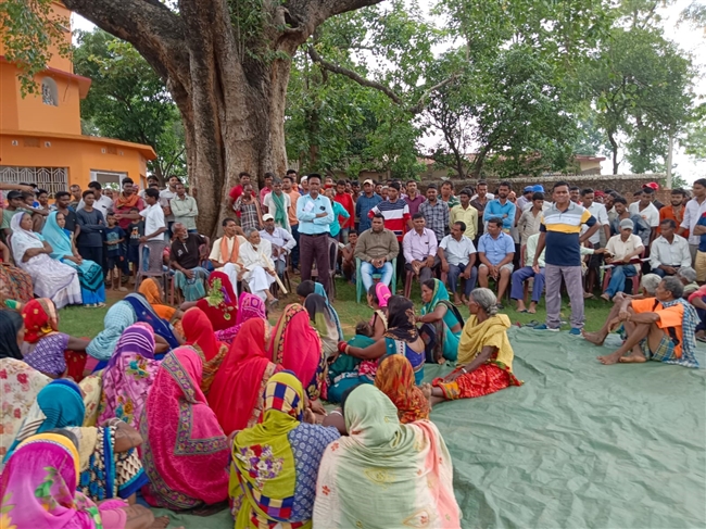 इचातु शिव परिसर के विवाद को ले ग्रामीणों की बैठक