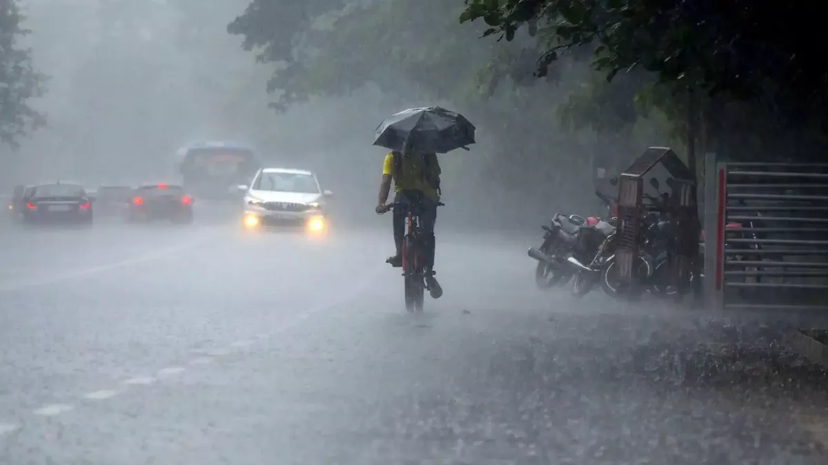 Weather Update Today: दिल्ली-एनसीआर में बारिश से मौसम सुहाना, बिहार के इन जिलों में अलर्ट, जानें- मौसम का ताजा अपडेट