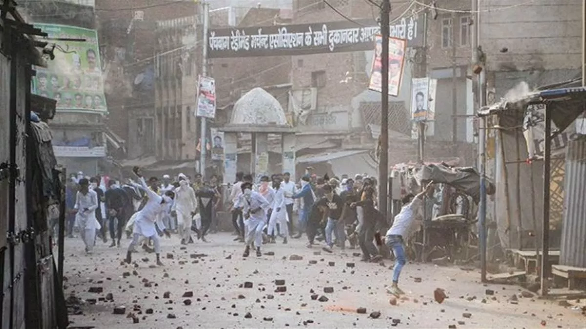 Kanpur Violence : नई सड़क उपद्रव में बिल्डर हाजी वसी का बेटा अब्दुल रहमान गिरफ्तार, मुख्य साजिशकर्ता के नेपाल में छिपे होने का अनुमान