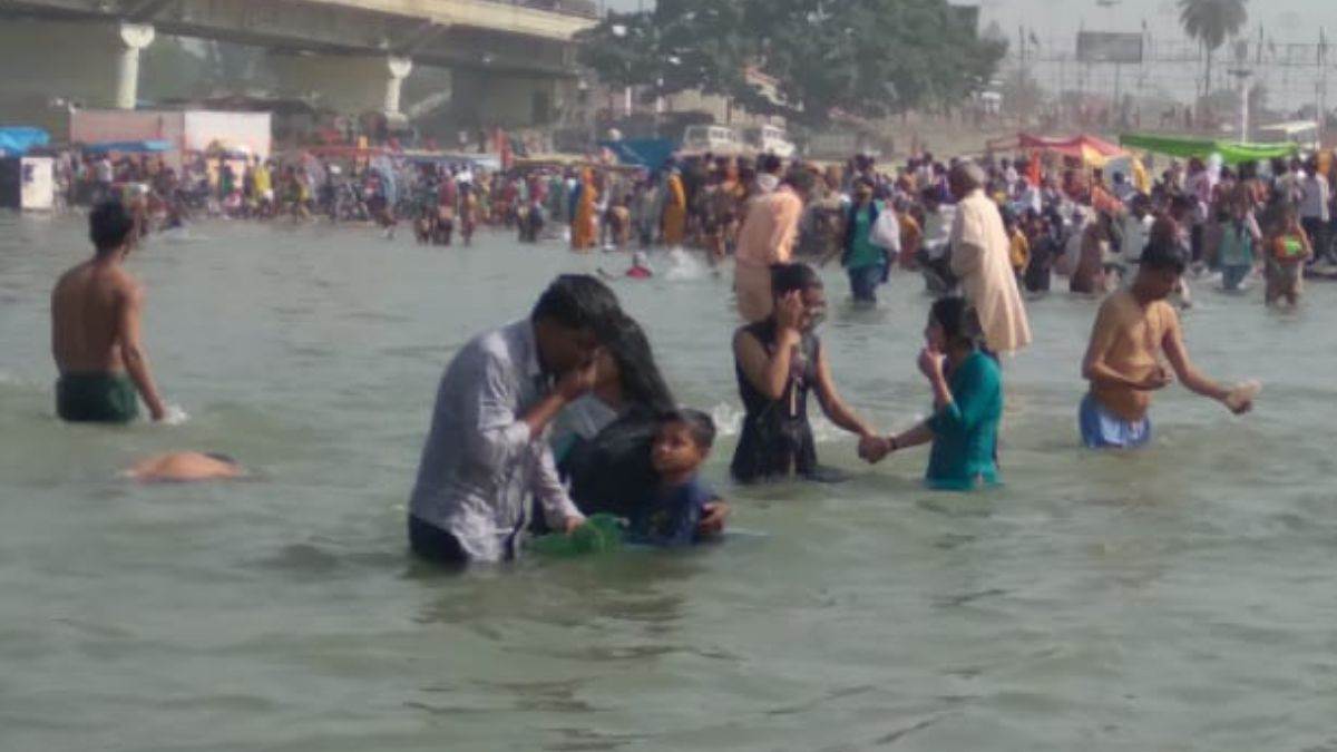 devotees take a bath in ganga river on guru purnima before sawan and ashad last day
