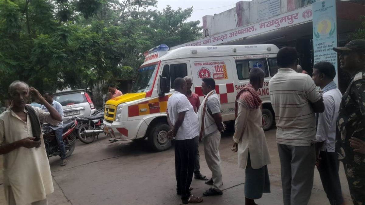 auto and goods vehicle collided on the first day of shravani fair one died seven people injured