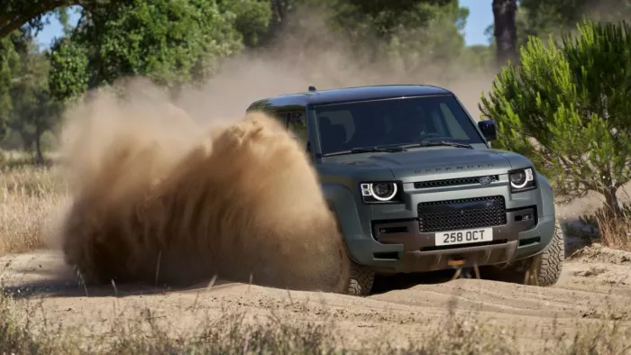Land Rover की ओर से भारतीय बाजार में Defender Octa को लॉन्च कर दिया गया है।