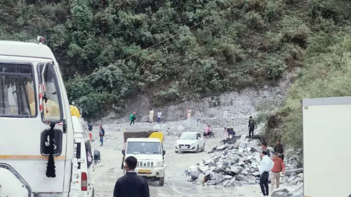 Uttarakhand Weather Update: बदरीनाथ हाईवे खुला, यात्रा सुचारू