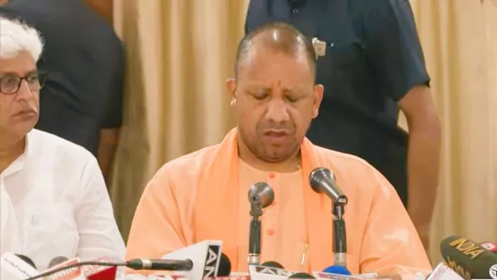 मुख्यमंत्री योगी आदित्यनाथ ने मीडिया को किया संबोधित