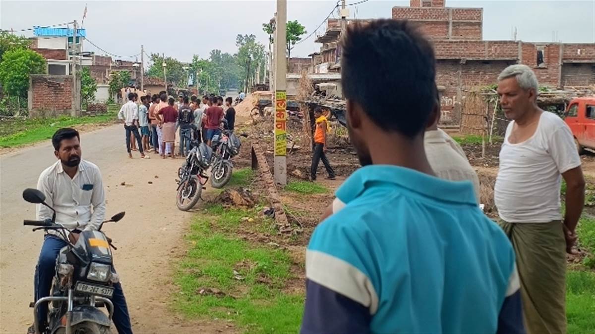 two children drowned in son canal nephews body found 10 km away and uncles body found 30 km away
