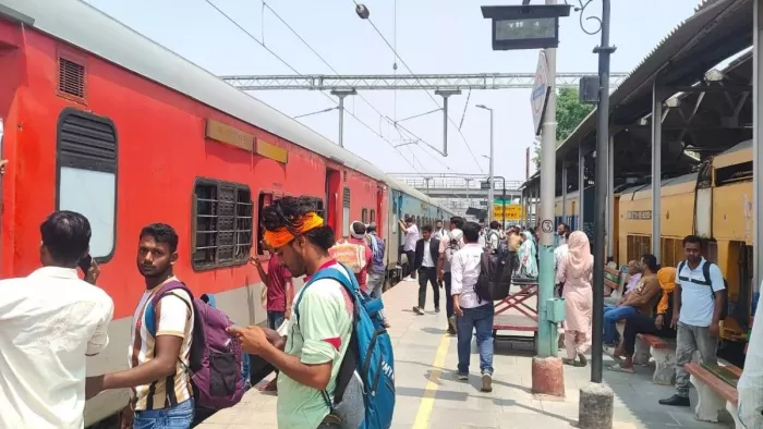 नई दिल्ली की 105 ट्रेनें दूसरे रेलवे स्टेशन से चलेंगी। फाइल फोटो
