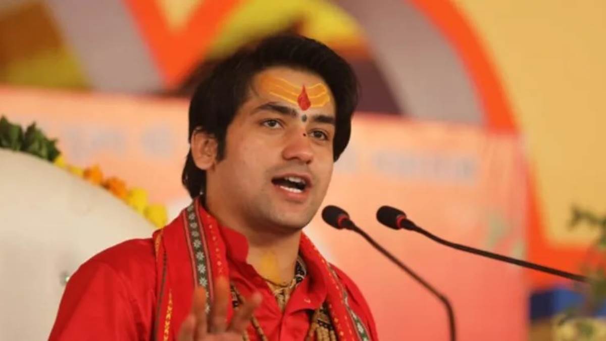https://www.jagranimages.com/images/newimg/03072025/03_07_2025-dhirendra_shastri_23973900.jpg