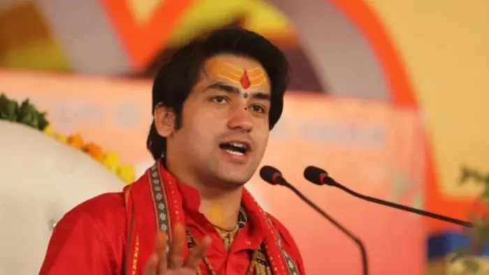 तेज हवा या निर्माण में खामी के चलते एक भारी टेंट अचानक गिर पड़ा। (फाइल फोटो)