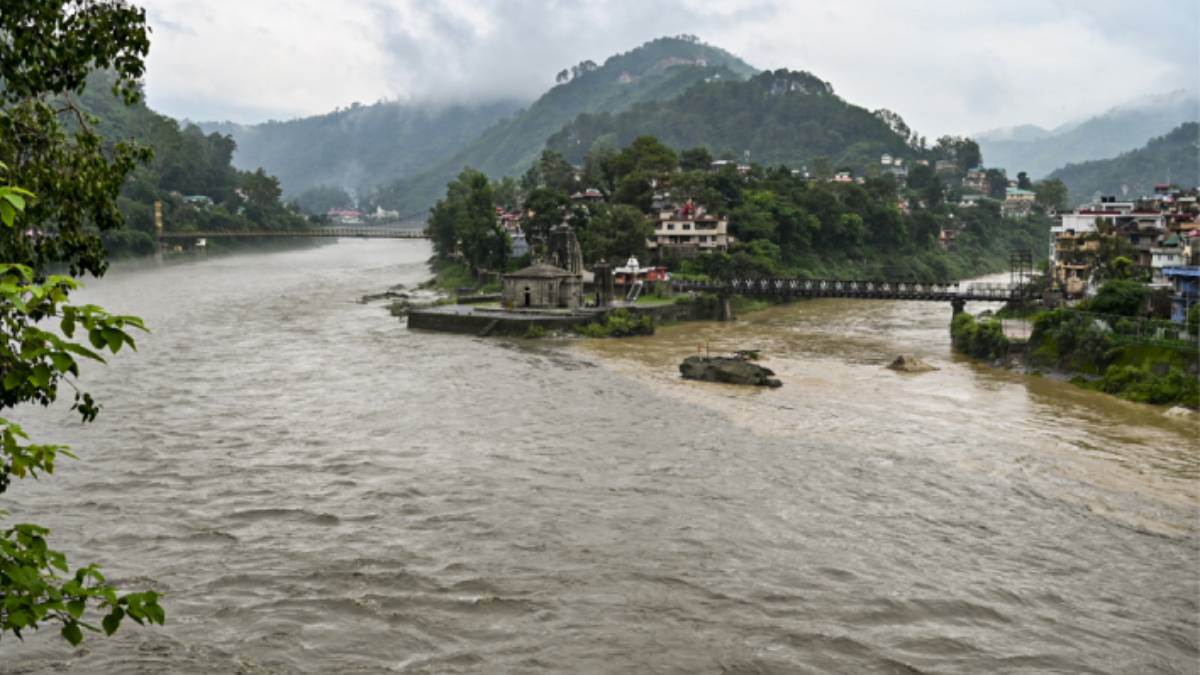 https://www.jagranimages.com/images/newimg/03072025/03_07_2025-himachal_rain_23973688.jpg