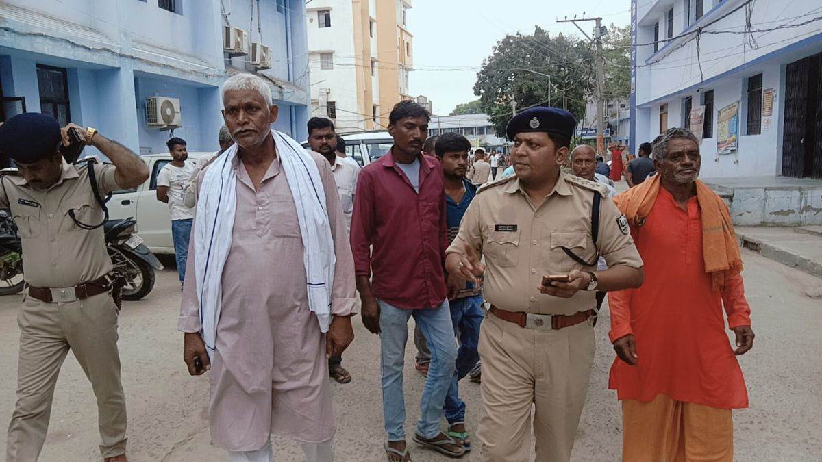 hajipur prisoner dies in police custody during treatment