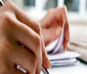 स्कूल संचालक जता रहे खुशी तो अभिभावक को सुरक्षा को लेकर सता रहा डर।