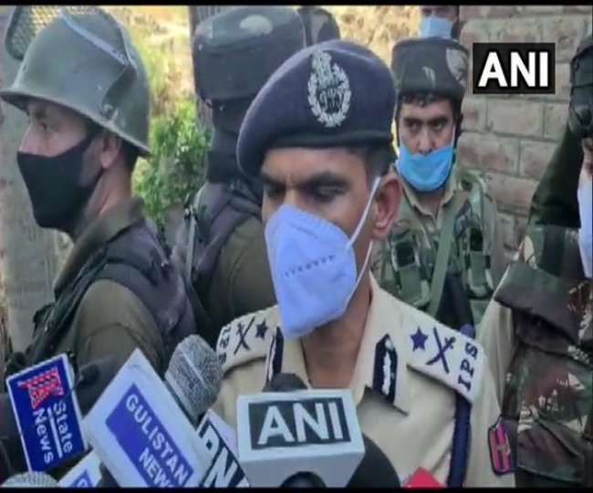 सूची में शामिल इन आतंकियों पर पुलिस ने ईनाम भी रखा है।
