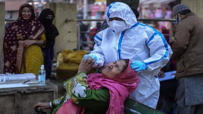 Coronavirus Updates: देश में बीते 24 घंटे में मिले 17 हजार से अधिक केस (फाइल फोटो)
