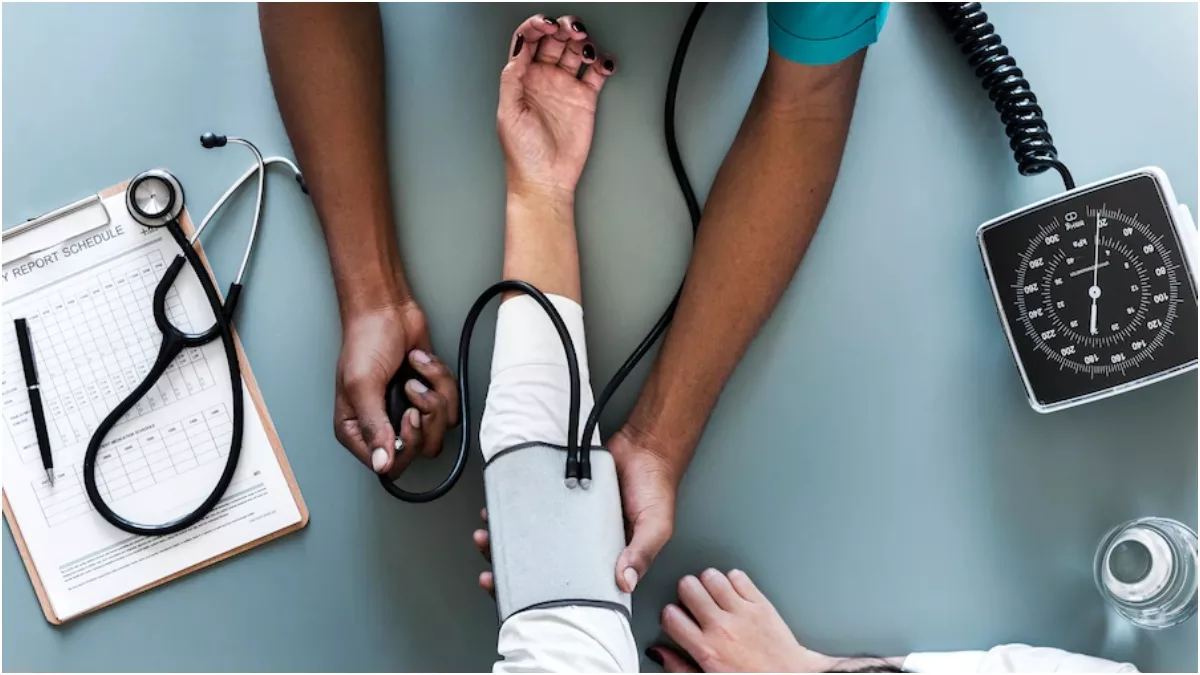 High Blood Pressure: इन 5 नैचुरल तरीकों से भी कर सकते हैं हाई ब्लड प्रेशर  को कंट्रोल - Control High Blood Pressure With These 5 Easy Natural ways