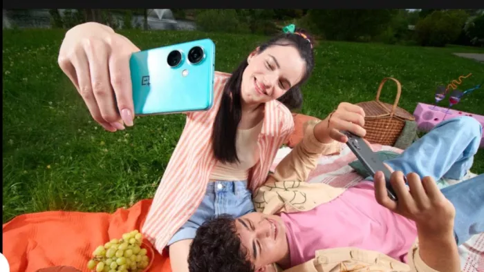 50MP Camera 5000mAh Battery and 80W SuperVOOC Fast charge phone