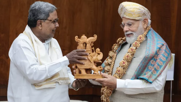 कर्नाटक के सीएम सिद्धारमैया ने पीएम नरेंद्र मोदी से मुलाकात की (फोटो, एएनआई)