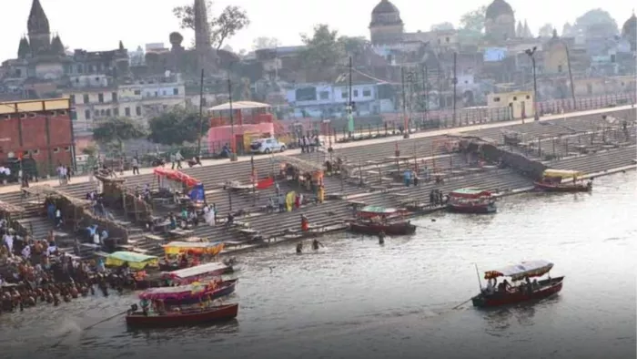 नाव पलटने से हड़कंप मच गया है। अयोध्या की फाइल फोटो। जागरण