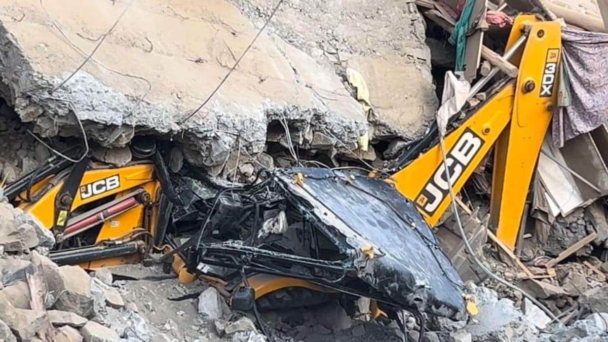 Jammu Kashmir News: लद्दाख में बड़ा हादसा, पहाड़ी ढलान पर ढह गई तीन मंजिला इमारत; 12 लोग घायल