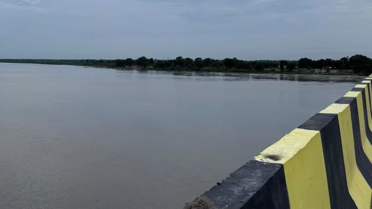 Kushinagar Flood Update: चेतावनी बिंदु से 25 सेमी ऊपर नारायणी का जलस्तर, प्रशासन ने जारी अलर्ट जारी