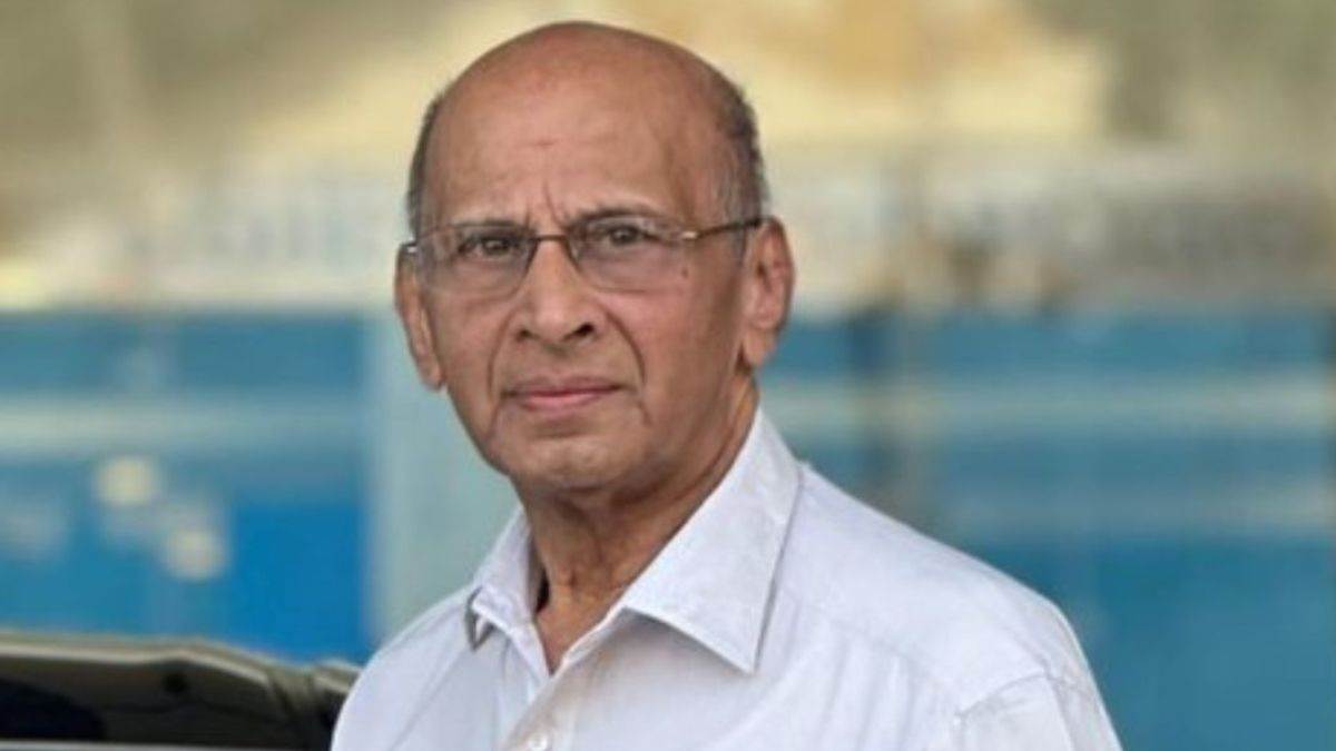 https://www.jagranimages.com/images/newimg/03082025/03_08_2025-2_rupees_doctor_gopal_24002767.jpg