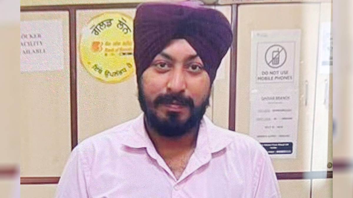 gurdaspur bank cashier arrested in fraud case of rs 2 crore 120 account holders duped