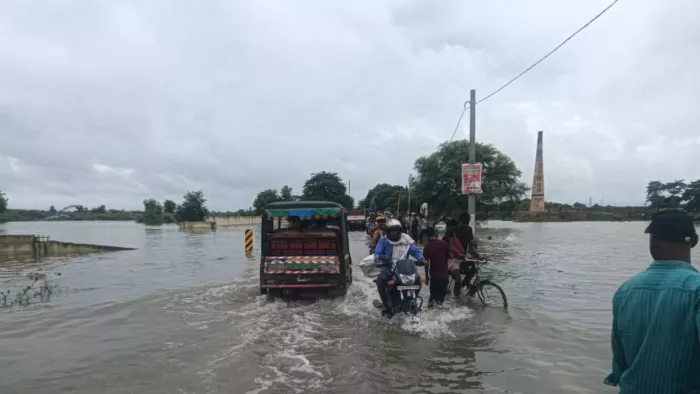 मध्य प्रदेश में भारी बारिश के कारण गंगा और यमुना नदियों का जलस्तर बढ़ गया है। जागरण