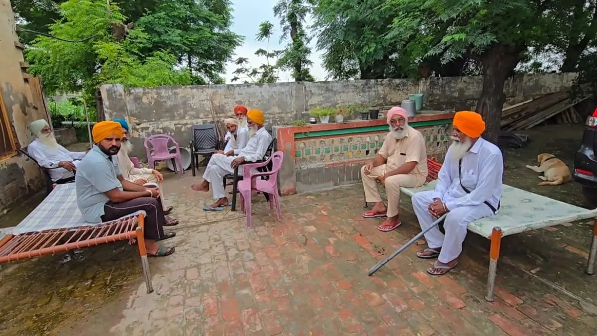 Punjab News: घर में सोता रहा परिवार, 100 तोला से अधिक सोना-चांदी व लाखों की नकदी लेकर फरार