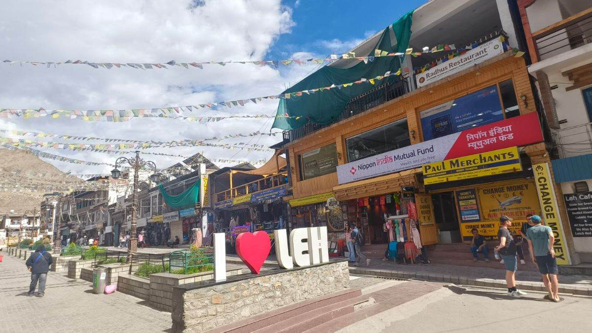 https://www.jagranimages.com/images/newimg/03082025/03_08_2025-nippon_leh_24002605.jpg