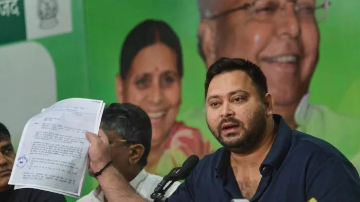 तेजस्वी यादव को चुनाव आयोग ने भेजा नोटिस। (जागरण)