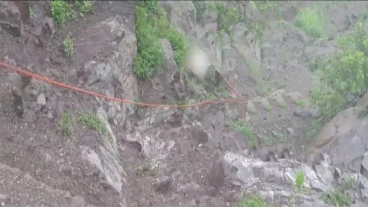 उत्‍तराखंड में पहाड़ी पर पड़ी बड़ी दरारें, ऋषिकेश से कट सकता है बदरीनाथ-केदारनाथ धाम सहित गढ़वाल का बड़ा हिस्सा