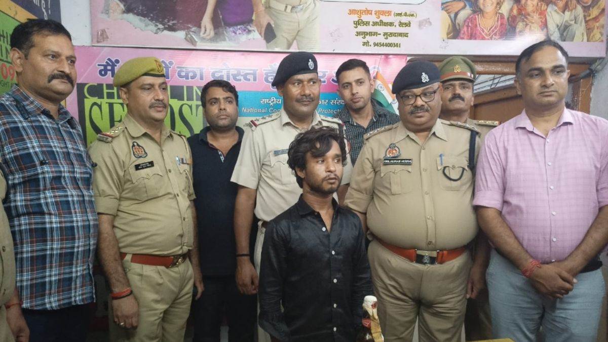 https://www.jagranimages.com/images/newimg/03082025/03_08_2025-train_bomb_moradabad_24002703.jpg