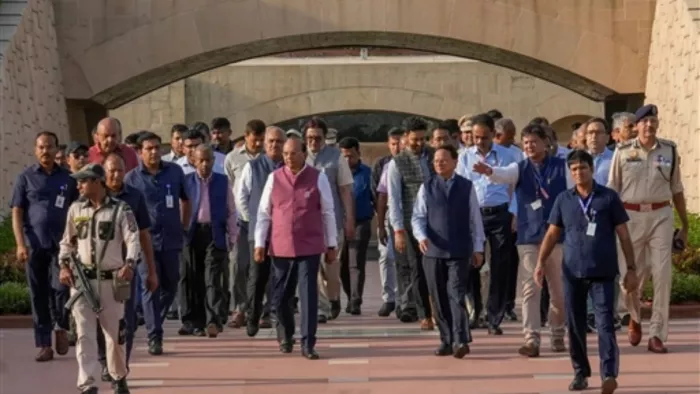 G20 Summit की तैयारियों के बीच दिल्ली के उपराज्यपाल और प्रधान सचिव ने साफ-सफाई का लिया जायजा