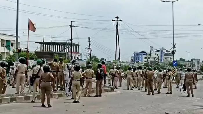 महाराष्ट्र में किसानों पर हुए लाठीचार्ज मामले में जांच का आदेश (फोटो एएनआई)