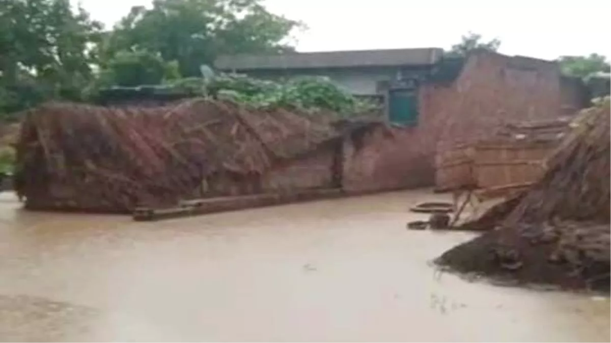 Flood IN UP: कासगंज में गंगा में बाढ़ ने फिर मचाई तबाही, खतरे के निशान से 20 सेंटीमीटर ऊपर