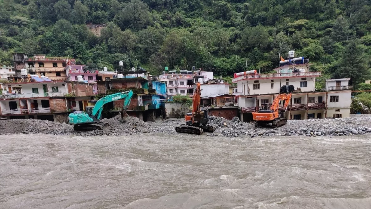 Uttarkashi: करीब दो माह की लंबी जद्दोजहद के बाद स्याना चट्टी में मिली राहत, यमुना के प्रवाह को किया चैनलाइज