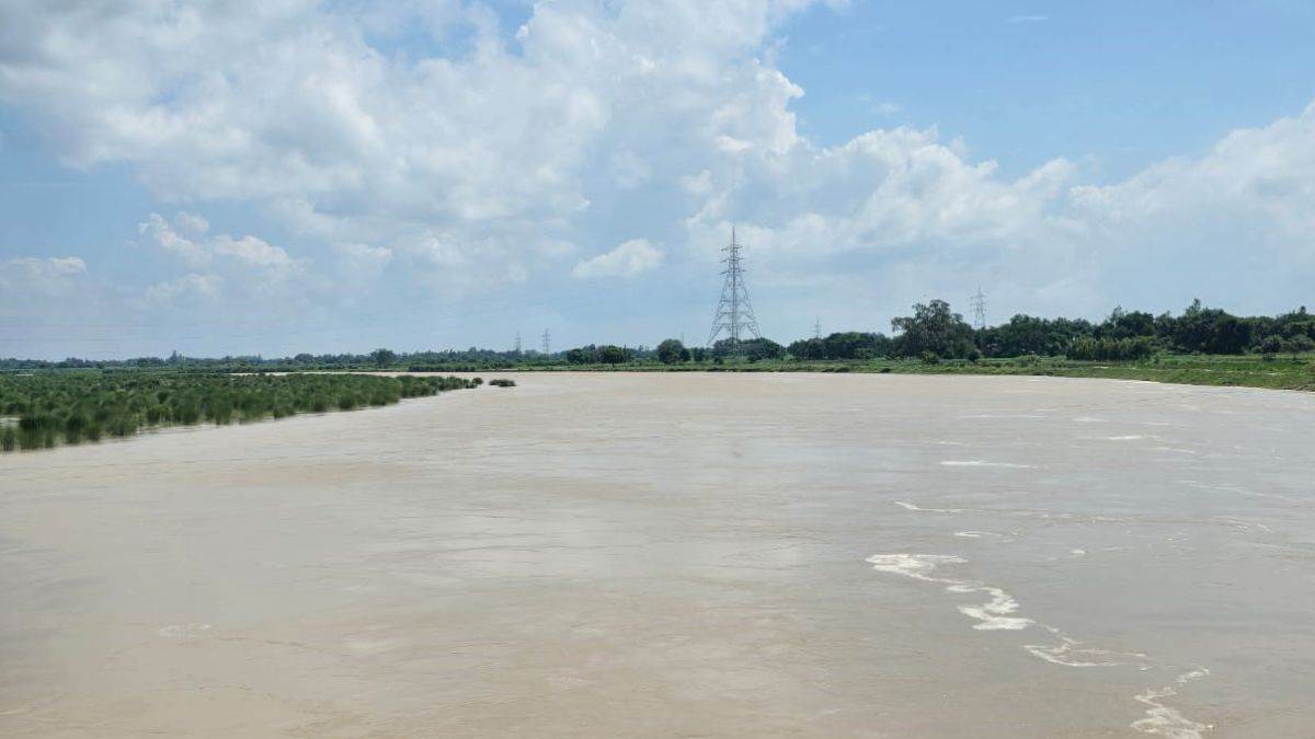 https://www.jagranimages.com/images/newimg/03092025/03_09_2025-flood_4_24034579.jpg